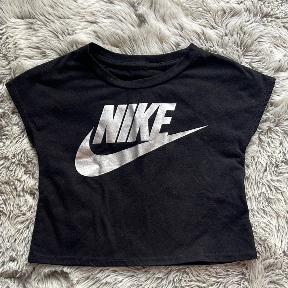 Nike Girls Black T-Shirt